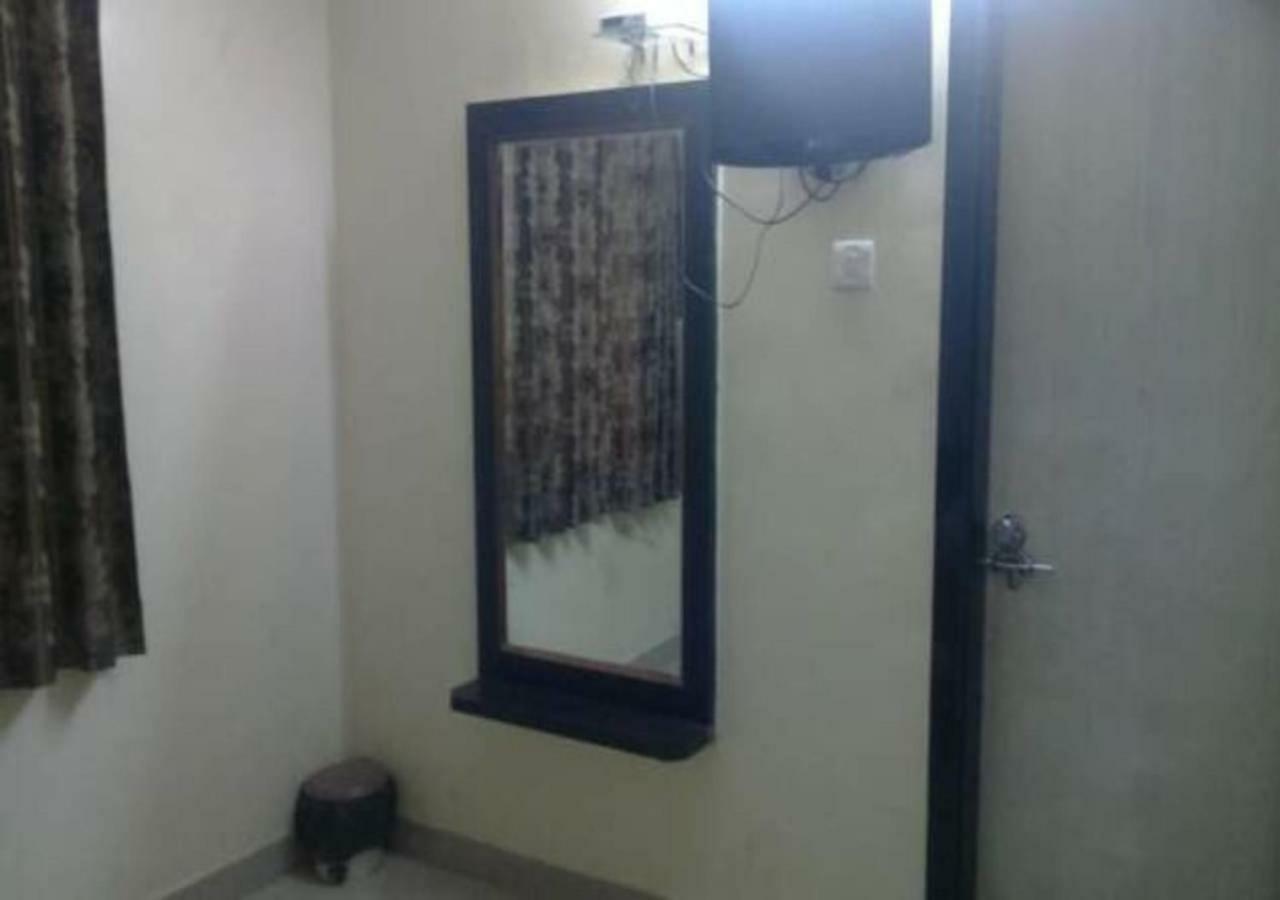 Hotel Sai Ganesh Shirdi Exteriör bild
